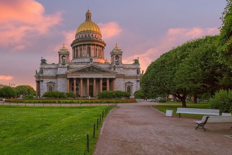 کلیسای جامع اسحاق مقدس روسیه