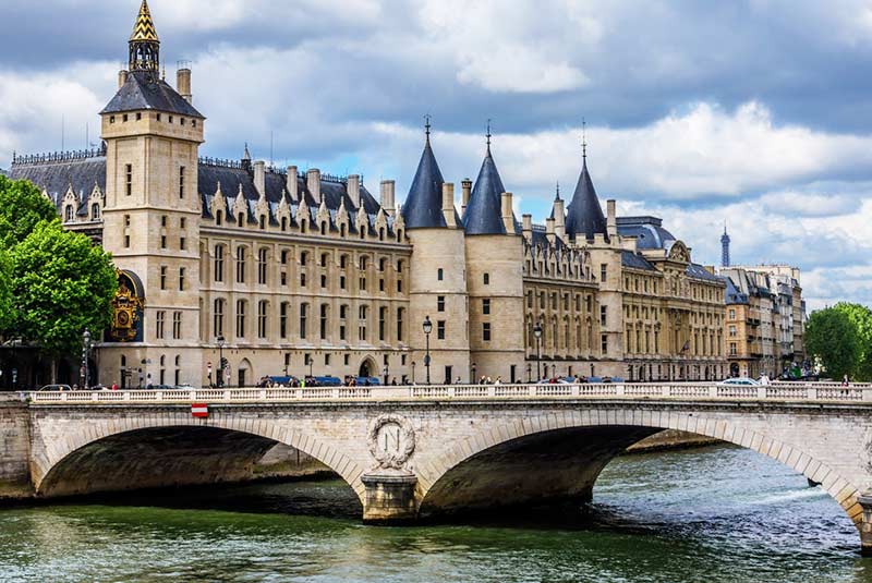 تاریخ قلعه کونسیرژری پاریس فرانسه
