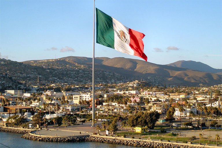 راز پرچم مکزیک ، تاریخچه پرچم مکزیک