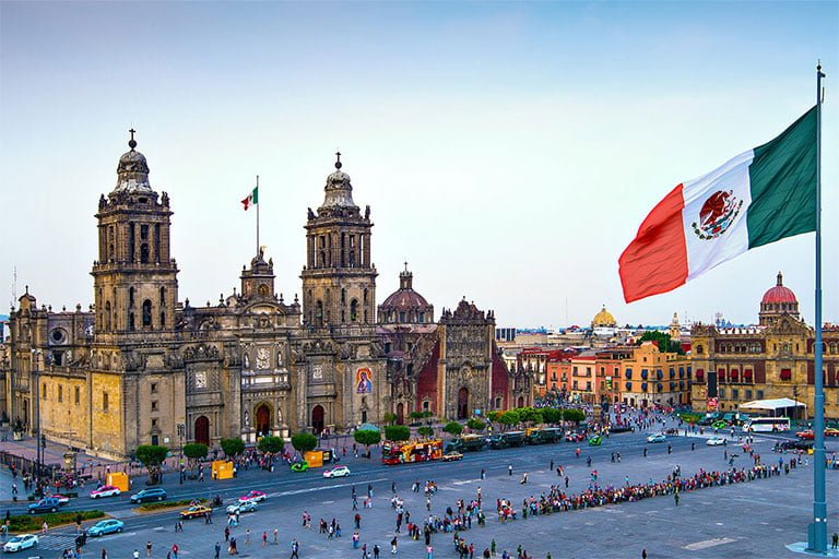 راز پرچم مکزیک ، تاریخچه پرچم مکزیک