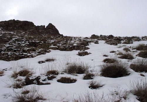 پلنگ دره قم ، طبیعت صخره ای و تپه ماهور