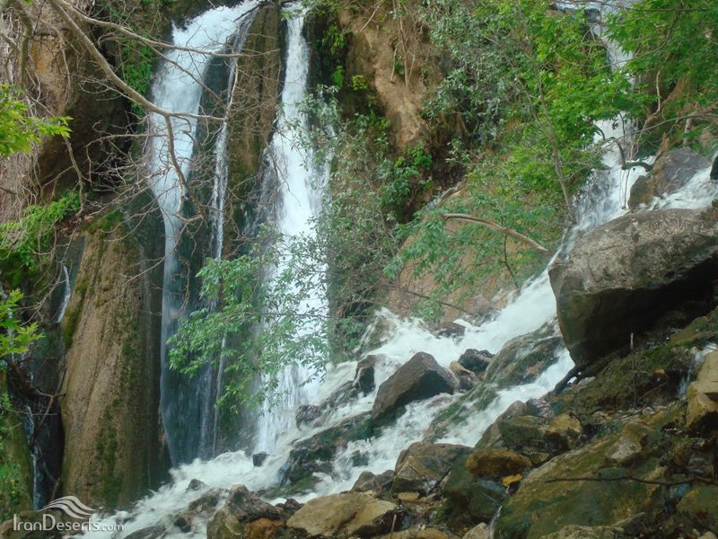 آبشار وارک ، از زیبایی ها کم نظیر سرزمین آبشارها
