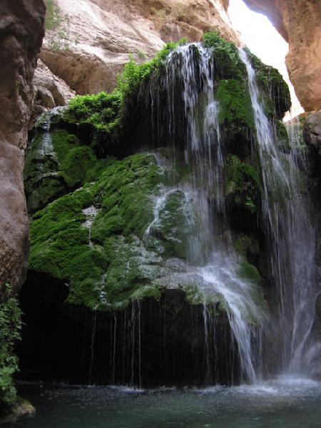 تنگ رغز داراب ، معرفی آبشارها دره رغز در داراب