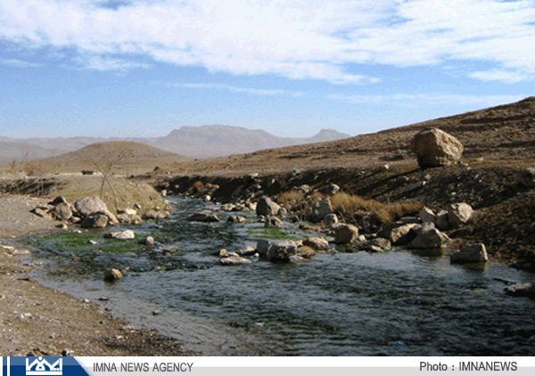 چشمه مرغاب ، چشمه زیبا در دشت آبرفتی اصفهان