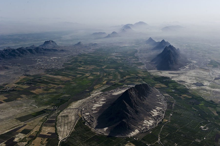1024px-Arghandab_River_Valley_between_Kandahar_and_Lashkar_Gah.jpg