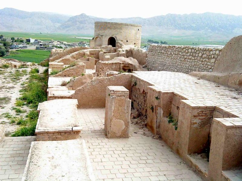 قلعه تل شهری تاریخی در استان خوزستان