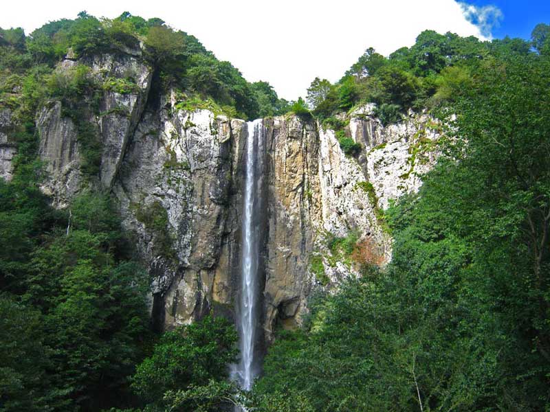 آبشار لاتون ، مرتفع‌ترین آبشار گیلان و ایران