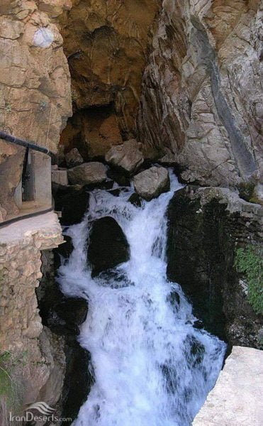 جاذبه زیبای آبشار بل