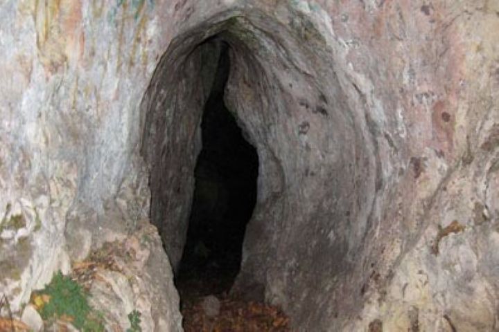 غار قلعه جوق ، جاذبه‌ای باستانی در دل صخره‌