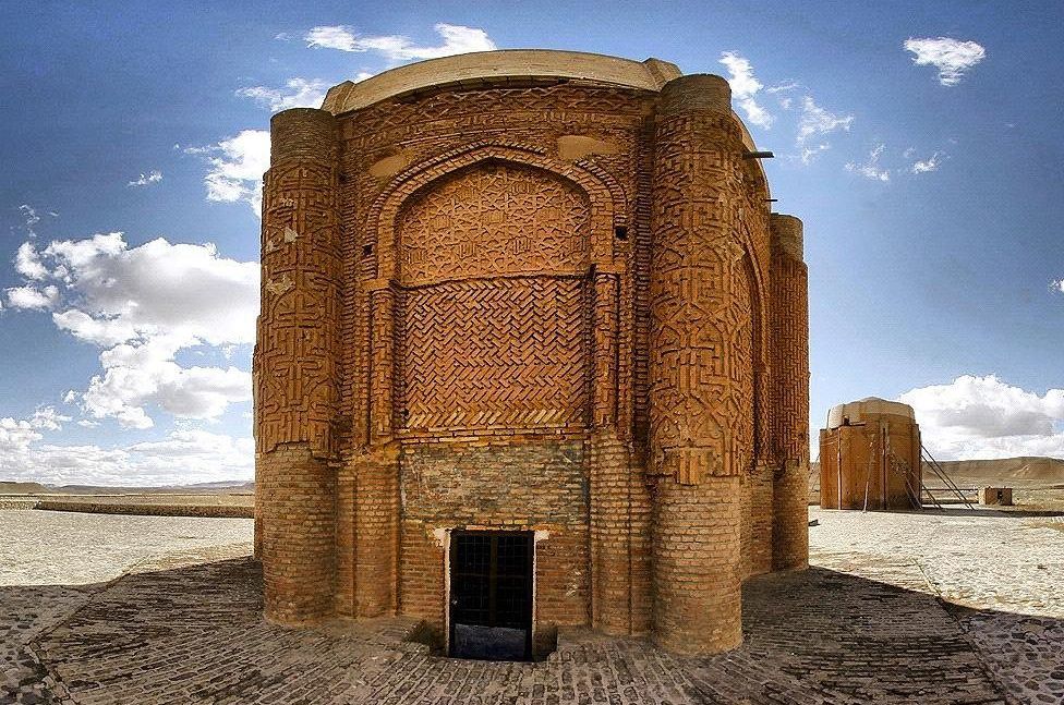برج‌ های خرقان ، یکی از بزرگترین بناهای آجری ایران