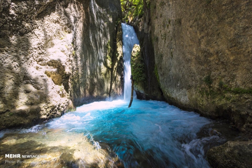 آبشار آتشگاه ، از بی‌نظیرترین جاذبه‌های طبیعی