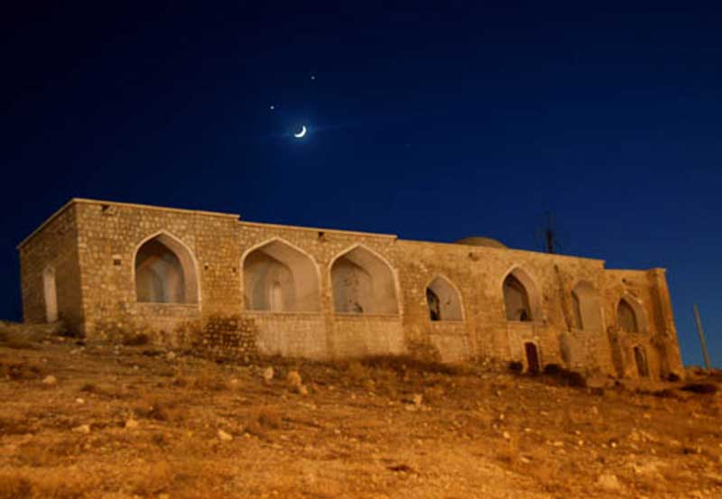 آتشکده قدمگاه از بناهای تاریخی استان فارس