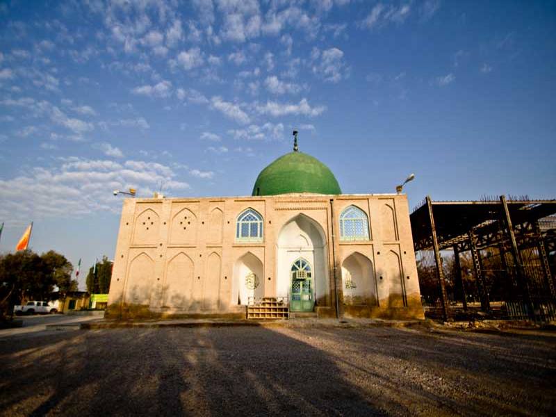 آرامگاه امامزاده حمزه رضا از جاذبه های مذهبی