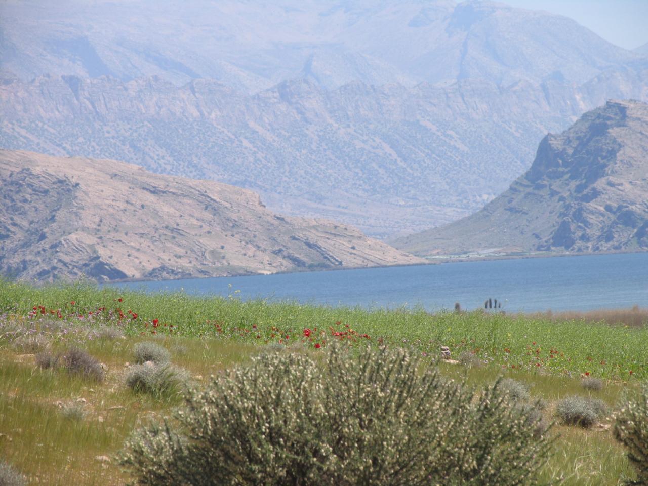 دریاچه پریشان ، یکی از زیباترین دریاچه‌ های آب شیرین ایران