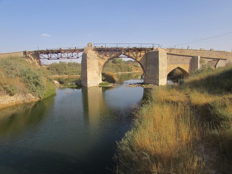 پل خان مرودشت از آثار دوره صفویه