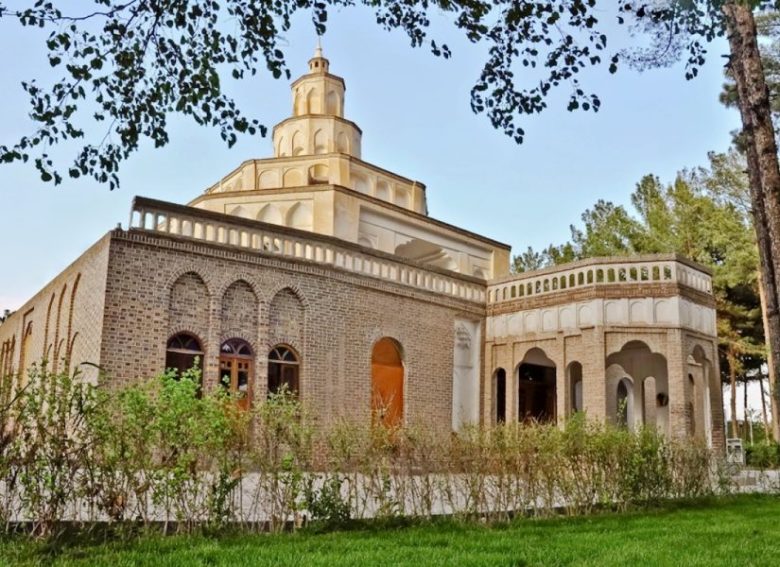 ارگ کلاه فرنگی یکی از زیباترین بناهای تاریخی شهر بیرجند