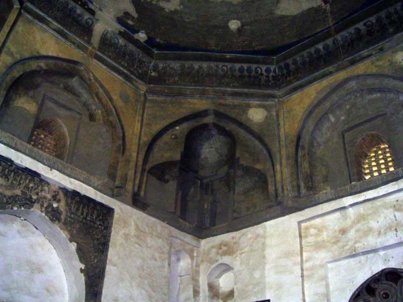 بقعه دوازده امام یکی از کهن ‌ترین بناهای کتبیه ‌دار