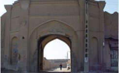 جاذبه تاریخی قلعه دهشاد