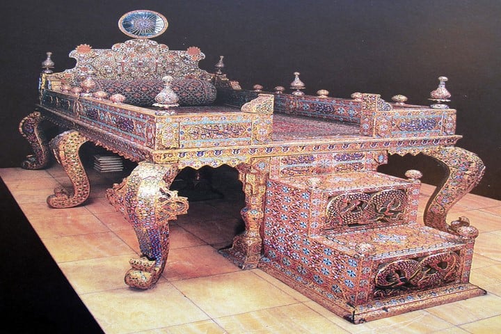 موزه جواهرات گنجینه ای ارزشمند از تاریخ ایران