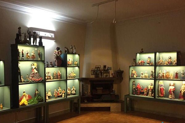 موزه عروسک های ملل ، کلکسیونی کامل از عروسک‌های دلربا