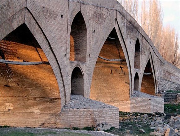 پل میر بهاءالدین قديميترين و بزرگترين پل در استان زنجان