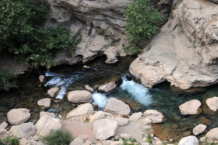 چشمه ناز از زیباترین و بکرترین تفرجگاه های شهرستان سمیرم