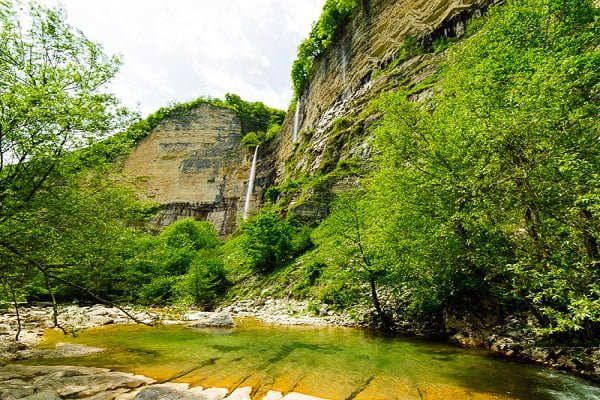 بهترین آبشارهای گرجستان ، زیبا و باور‌نکردنی
