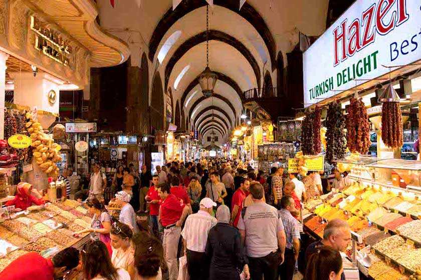بازار ادویه استانبول ، یکی از بزرگترین بازارهای ادویه در دنیا