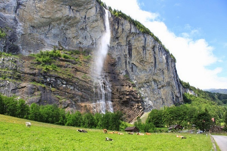دره لاتربرونن در میان زیباترین جاذبه های سوئیس