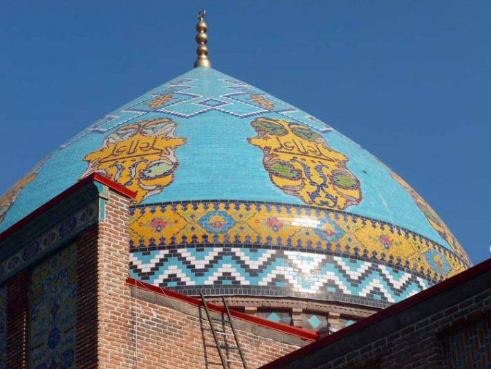 مسجد کبود ، فیروزه‌‌ای در قلب شهر ایروان