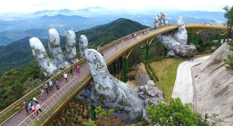 پل طلایی ویتنام ، پلی زیبا و باشکوه در تپه های بانا
