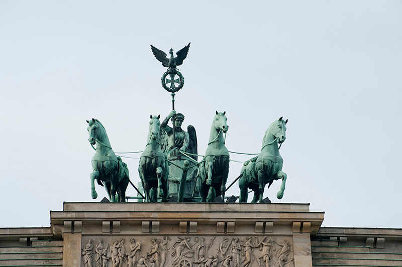 دروازه براندبورگ ، از معروف‌ترین سازه‌های اروپا