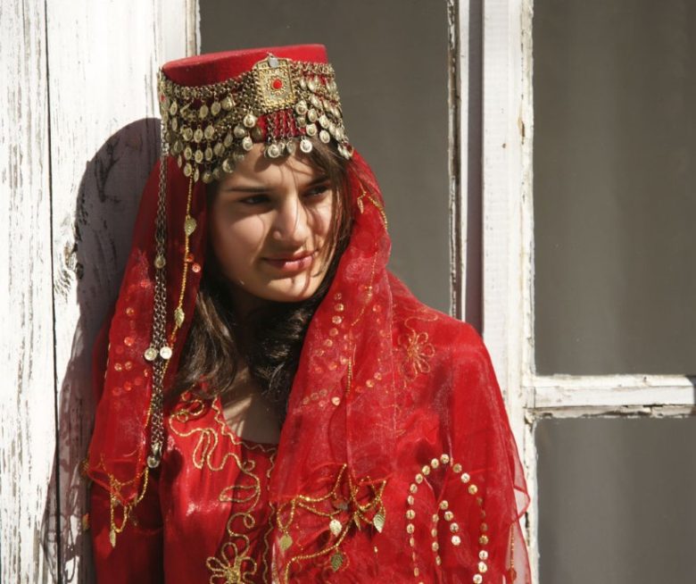 لباس محلی آذری، بهترین لباس های سنتی و محلی مردم آذربایجان
