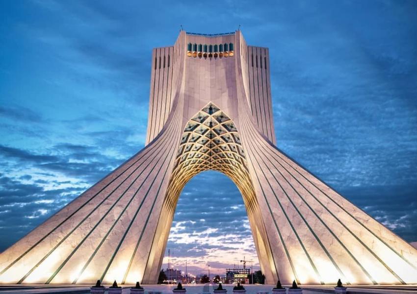 برج آزادی نماد تهران بزرگ
