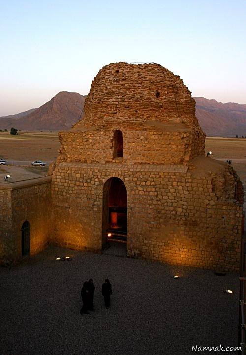 کاخ سروستان شیراز یادگار عهد ساسانی