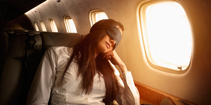 چگونه خواب راحتی در پروازهای طولانی داشته باشیم؟