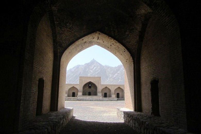 جاذبه ی تاریخی کاروانسرای میرابوالمعالی (قلعه کوهاب)