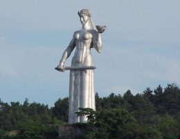 کارتلیس دِدا ، مجسمه مادر گرجستان