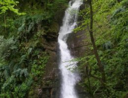 آبشار وزن بن ، آبشاری زیبا در استان گیلان