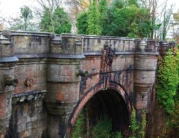 پل اورتون ، پلی عجیب برای خودکشی سگ ها در اسکاتلند
