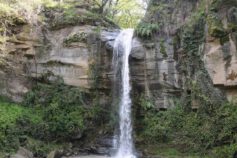 آبشار لولوم از آبشار های زیبا و اماکن تفریحی مینودشت