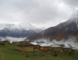 روستای نوشا تنکابن پوشیده از ابر
