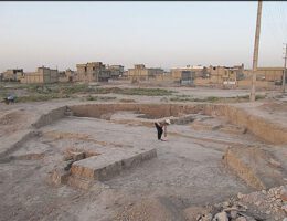 جاذبه ی تارخی تپه حاجی فیروز با قدمت چند هزار ساله
